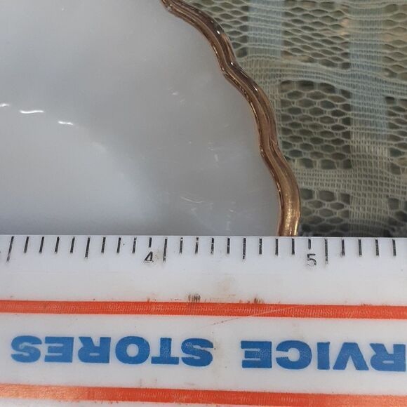 4-pc.Fire King Suburbia Anchor Hocking 4 3/4" milk glass berry bowls - Picture 8 of 9